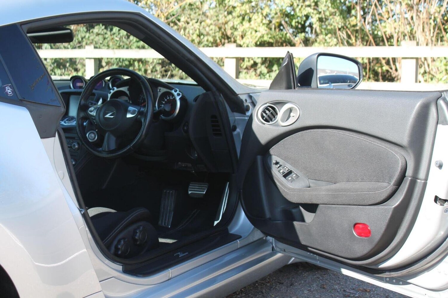 Used Nissan 370 Z 2008 for sale - 76025918: Photo 14