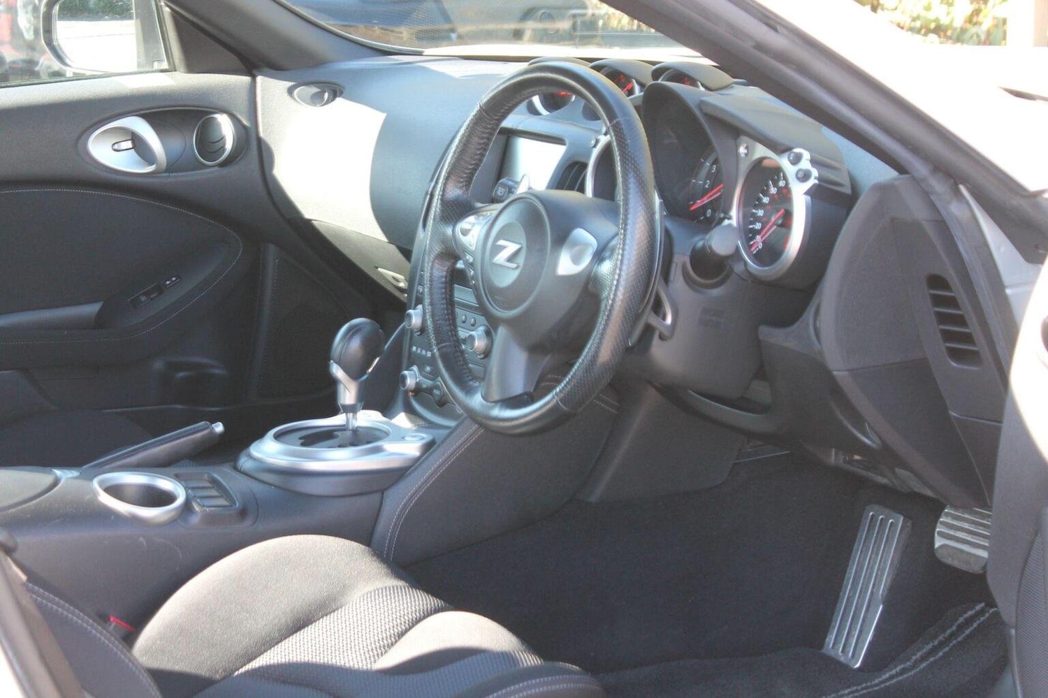 Used Nissan 370 Z 2008 for sale - 76025918: Photo 3