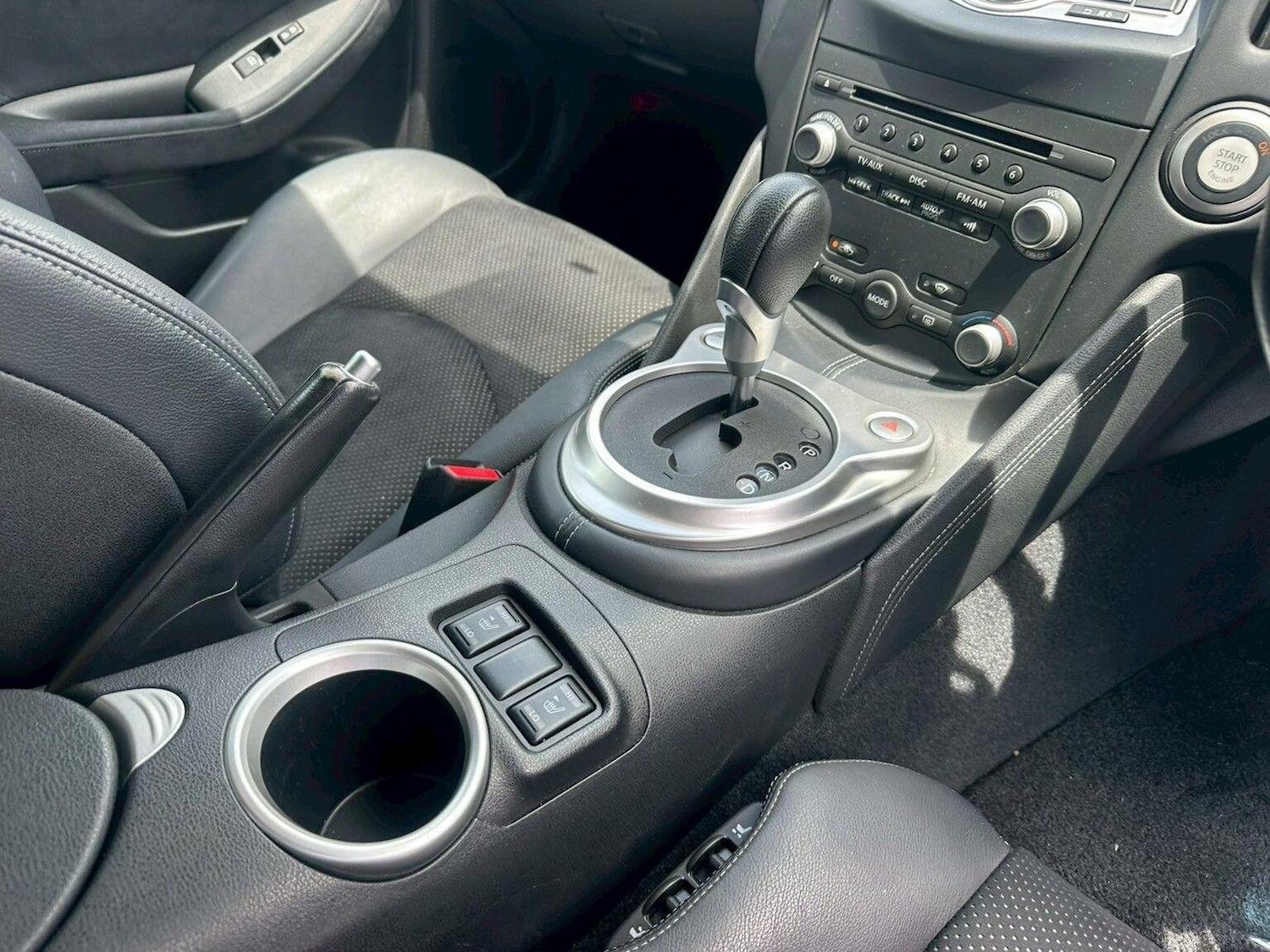 Used Nissan 370 Z 2010 for sale - 76793610: Photo 13