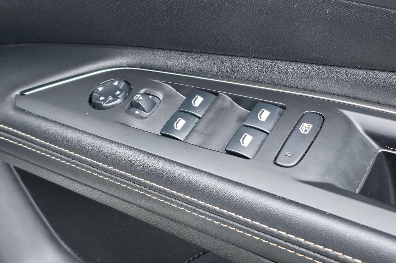 Used Peugeot 5008 2019 for sale - 77303559: Photo 26