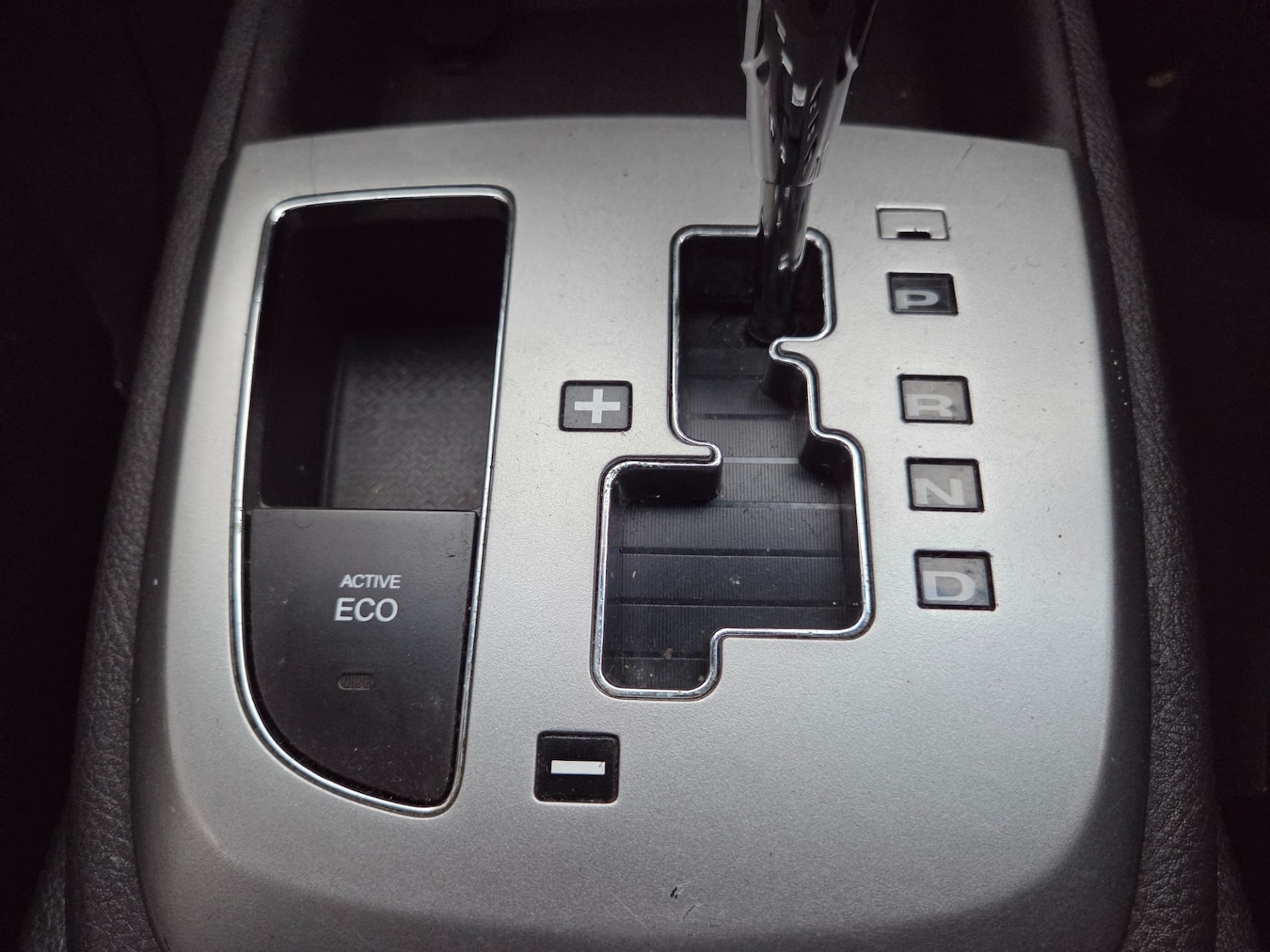 Used Hyundai Santa Fe 2010 for sale - 77142916: Photo 18