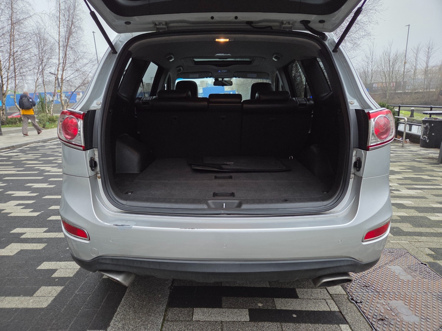 Used Hyundai Santa Fe 2010 for sale - 77142916: Photo 9