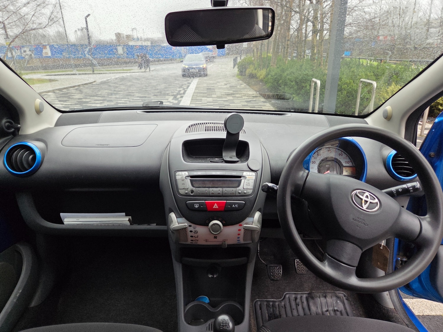 Used Toyota AYGO 2010 for sale - 77247677: Photo 11