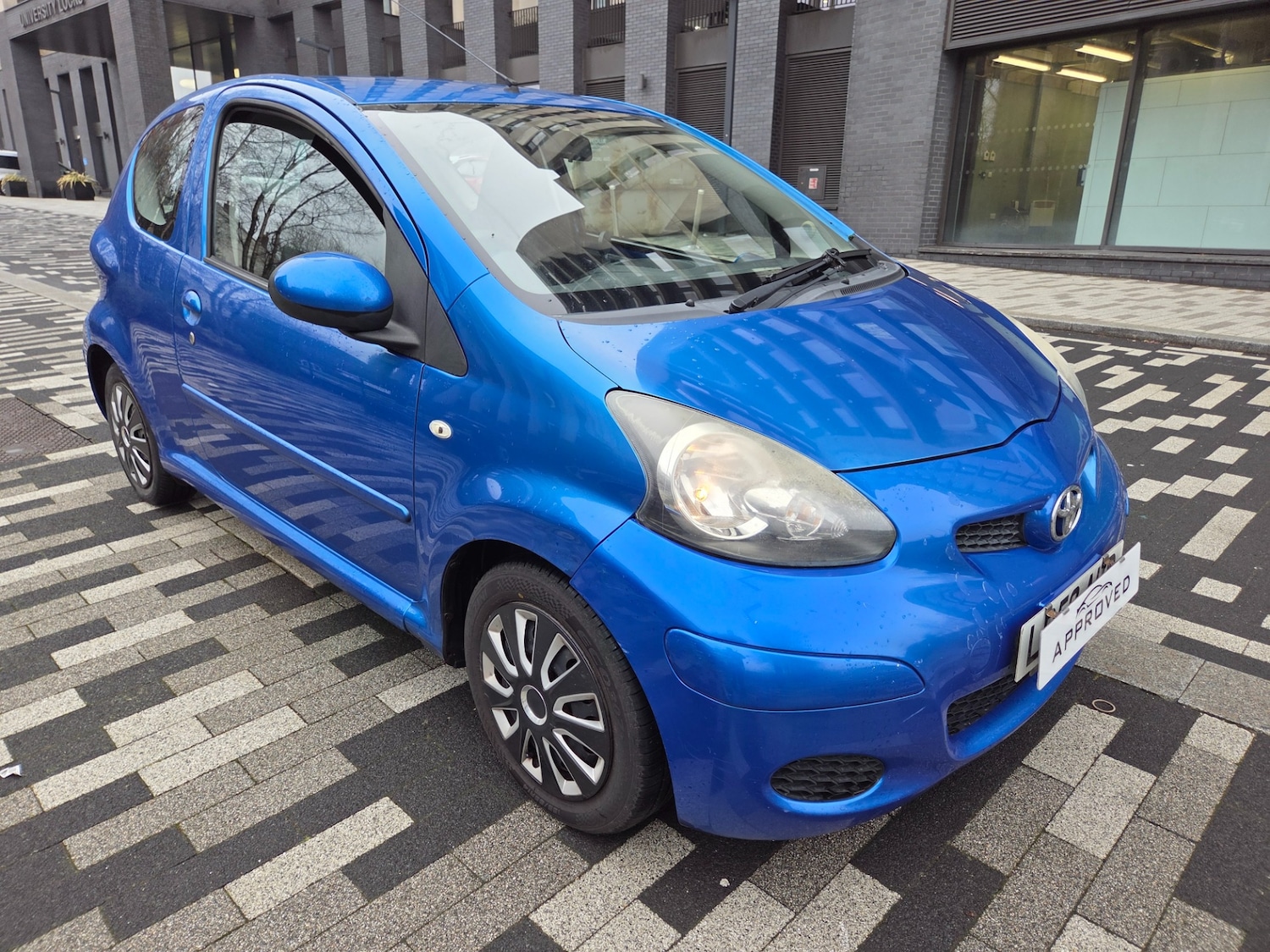 Used Toyota AYGO 2010 for sale - 77247677: Photo 2
