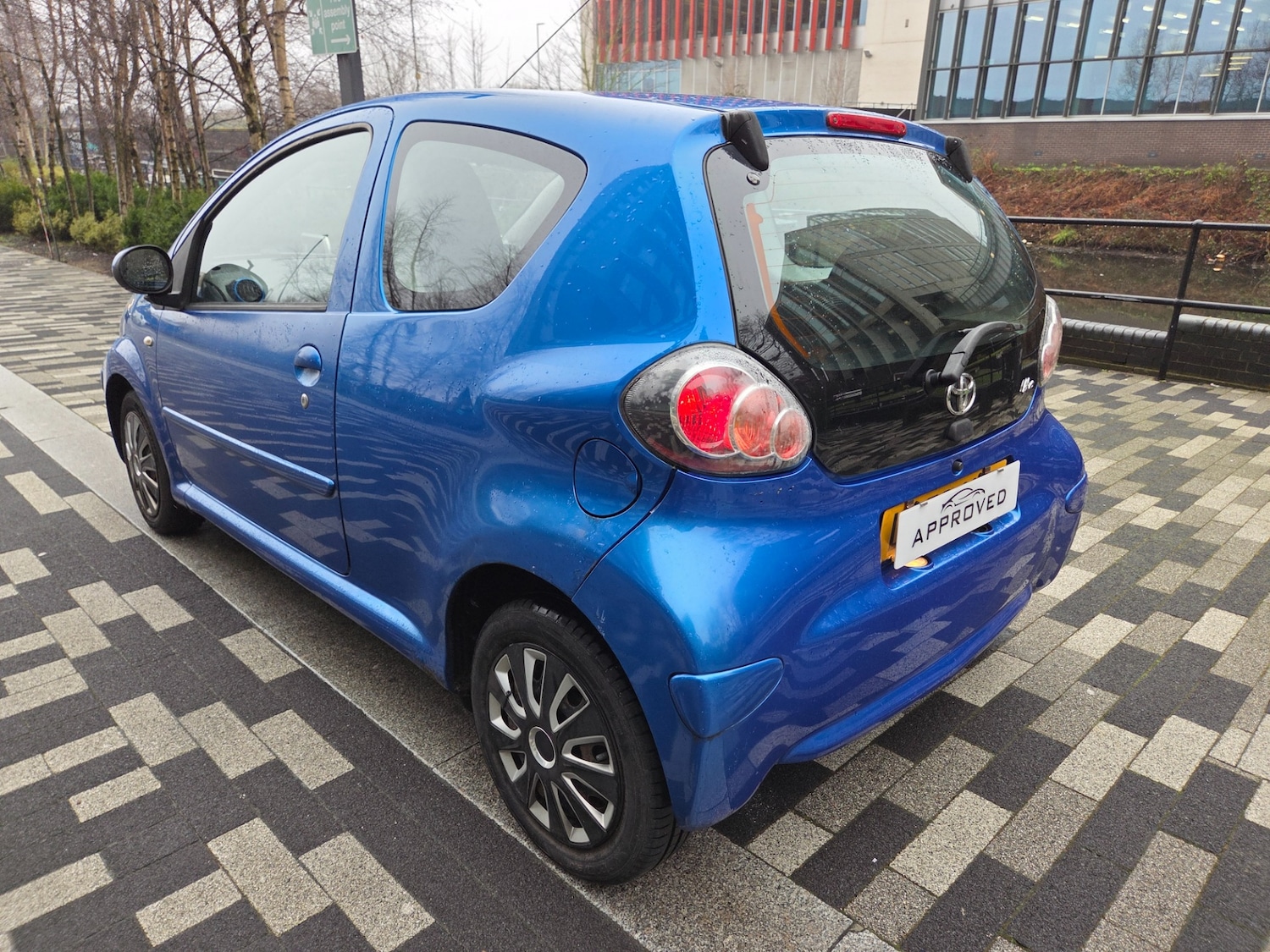 Used Toyota AYGO 2010 for sale - 77247677: Photo 3