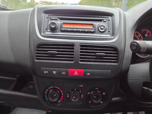 Used Vauxhall Combo 2014 for sale - 76218941: Photo 13