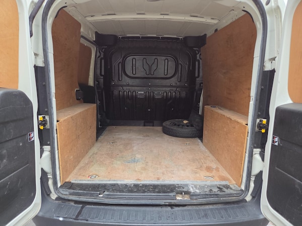 Used Vauxhall Combo 2014 for sale - 76218941: Photo 6