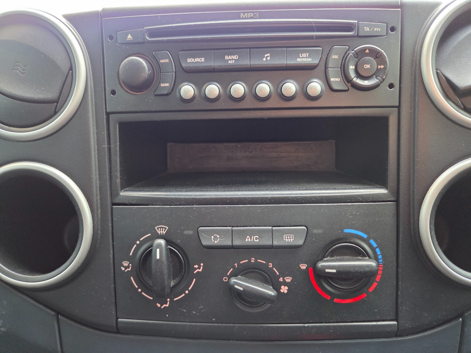 Used Peugeot Partner Tepee 2008 for sale - 78005615: Photo 15