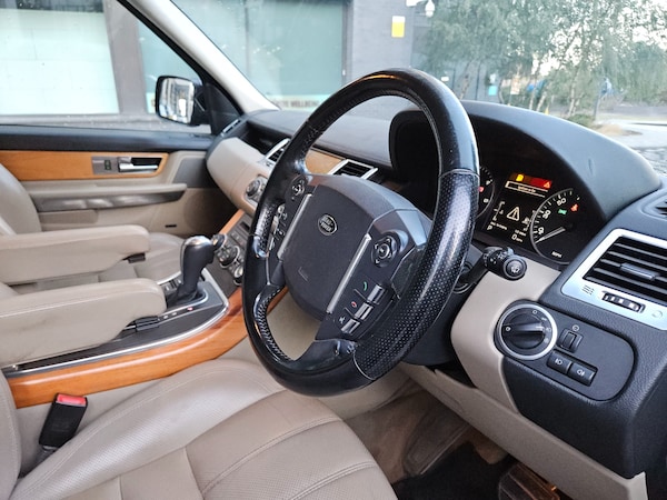 Used Land Rover Range Rover Sport 2010 for sale - 75742170: Photo 11