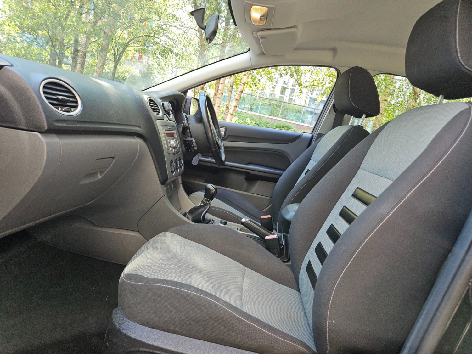 Ford Focus 2008 (58) - 1.8 TDCi Zetec 5dr - Image 11