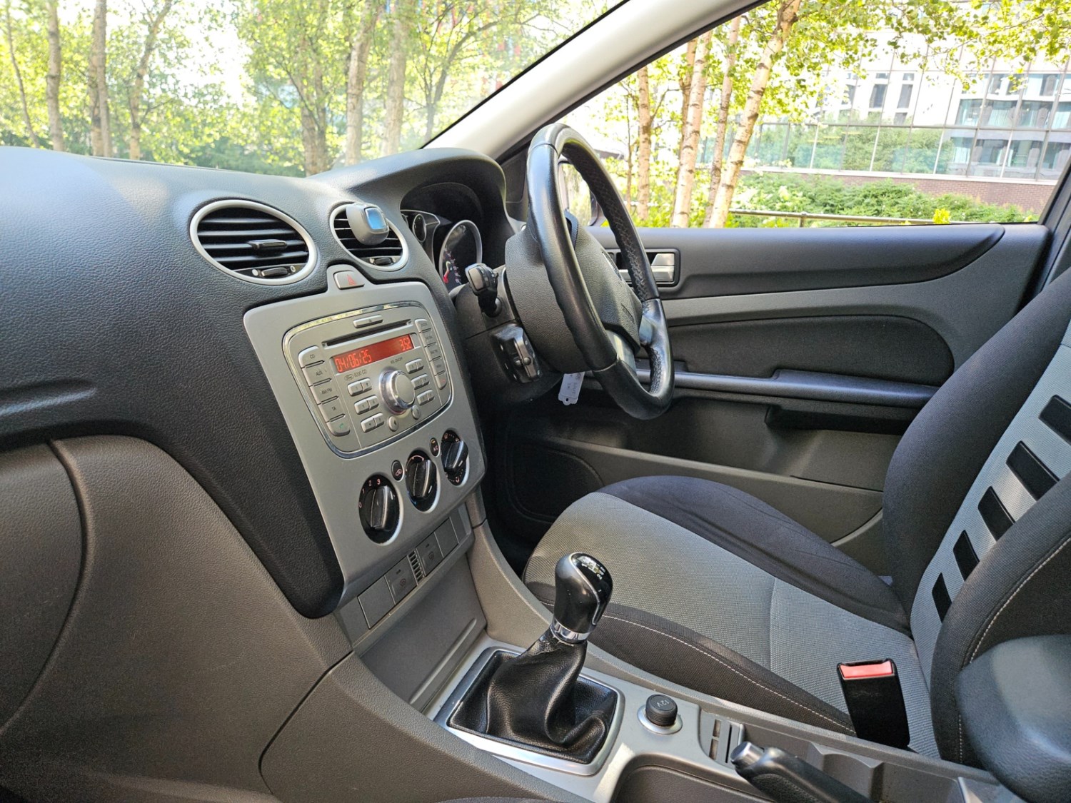 Ford Focus 2008 (58) - 1.8 TDCi Zetec 5dr - Image 13