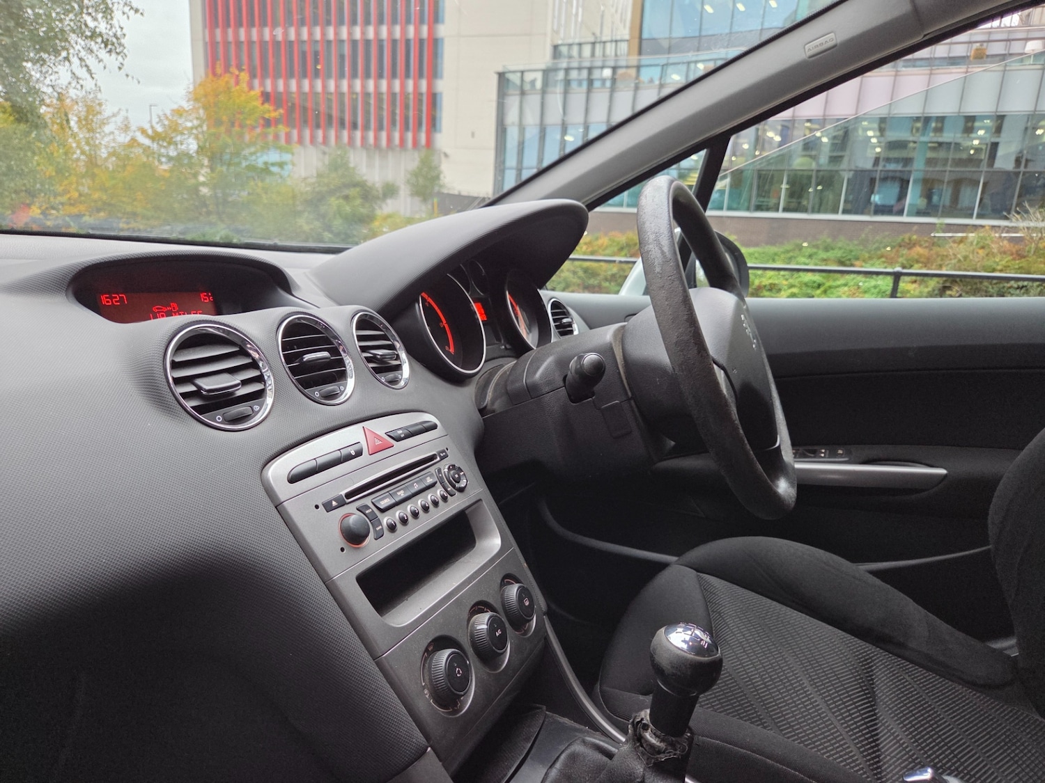 Used Peugeot 308 2011 for sale - 77359399: Photo 9