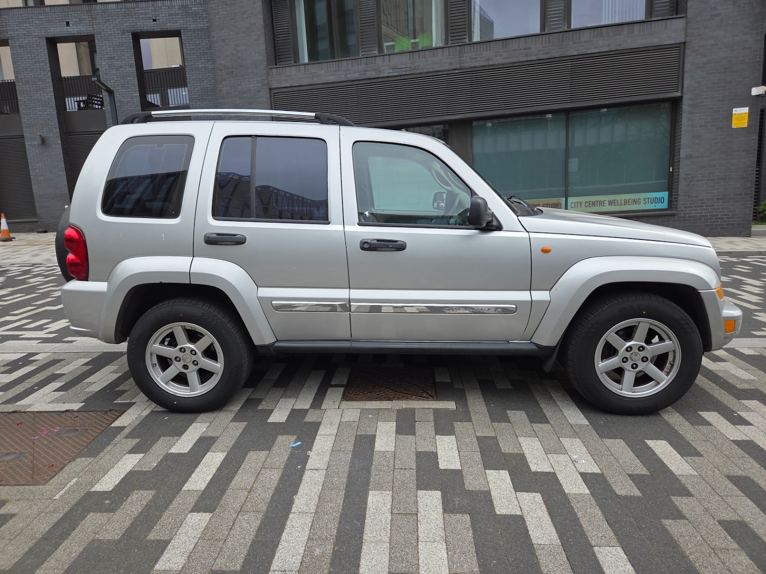 Used Jeep Cherokee 2006 for sale - 78183080: Photo 4