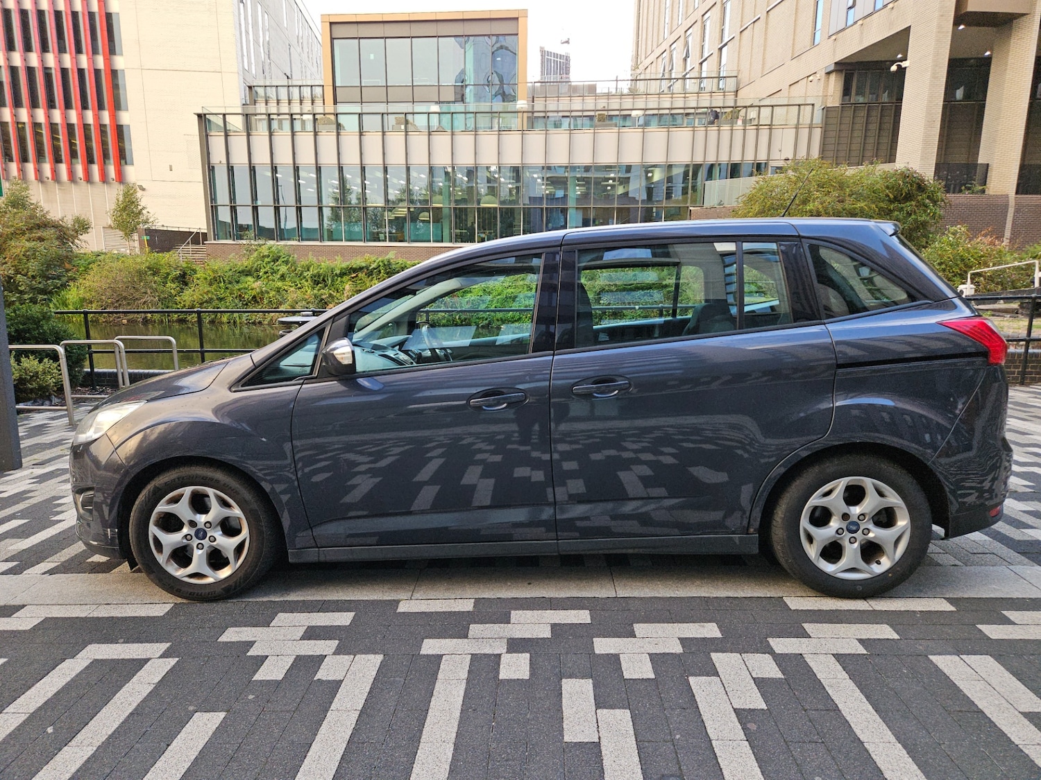 Used Ford Grand C-Max 2011 for sale - 77051644: Photo 19