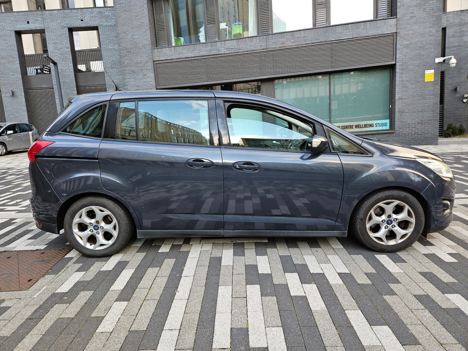 Used Ford Grand C-Max 2011 for sale - 77051644: Photo 20