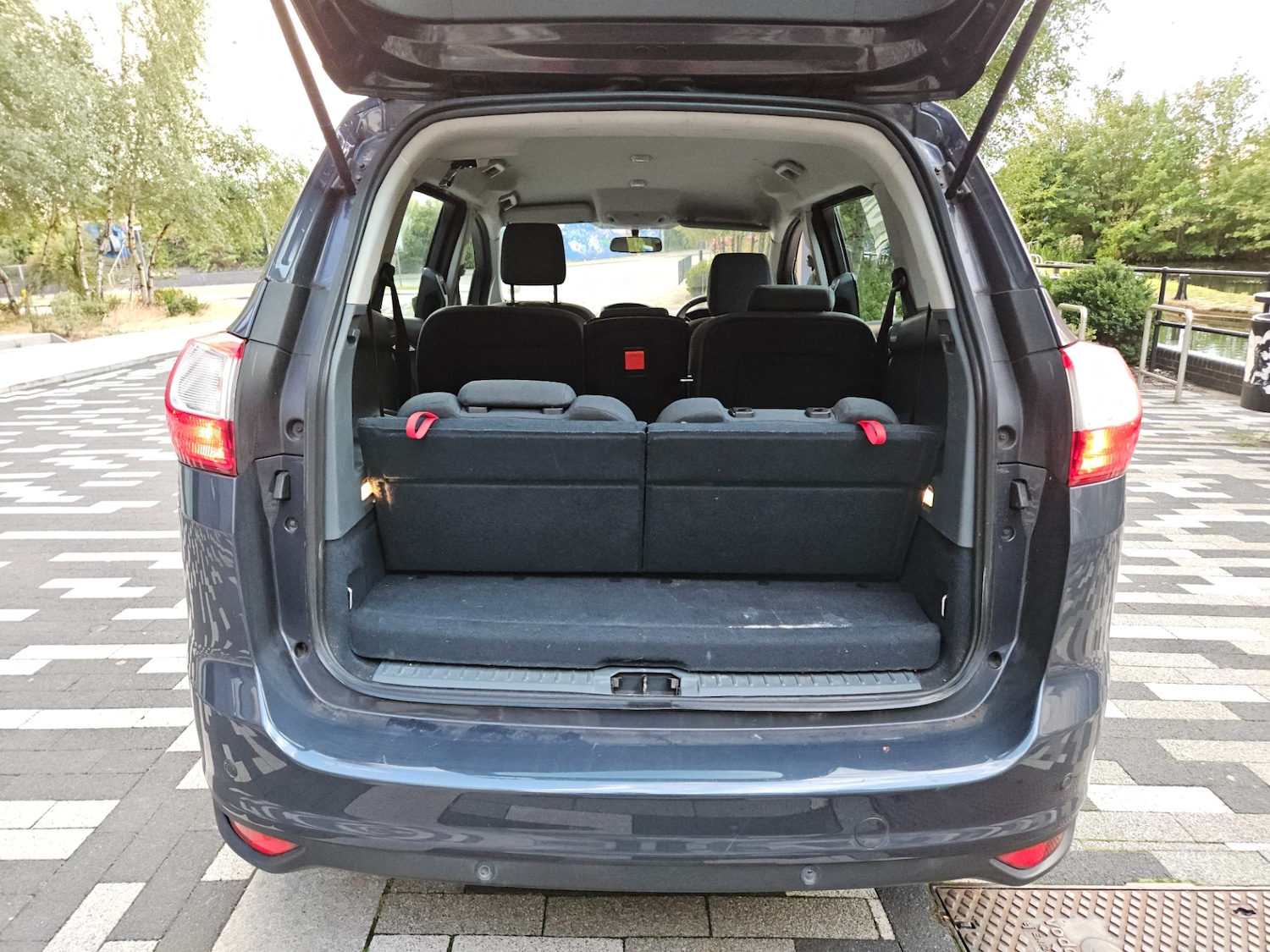 Used Ford Grand C-Max 2011 for sale - 77051644: Photo 6