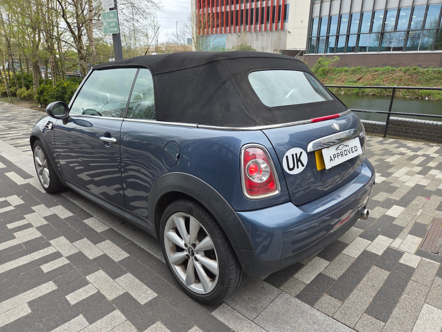 Used MINI Convertible 2011 for sale - 78183530: Photo 10