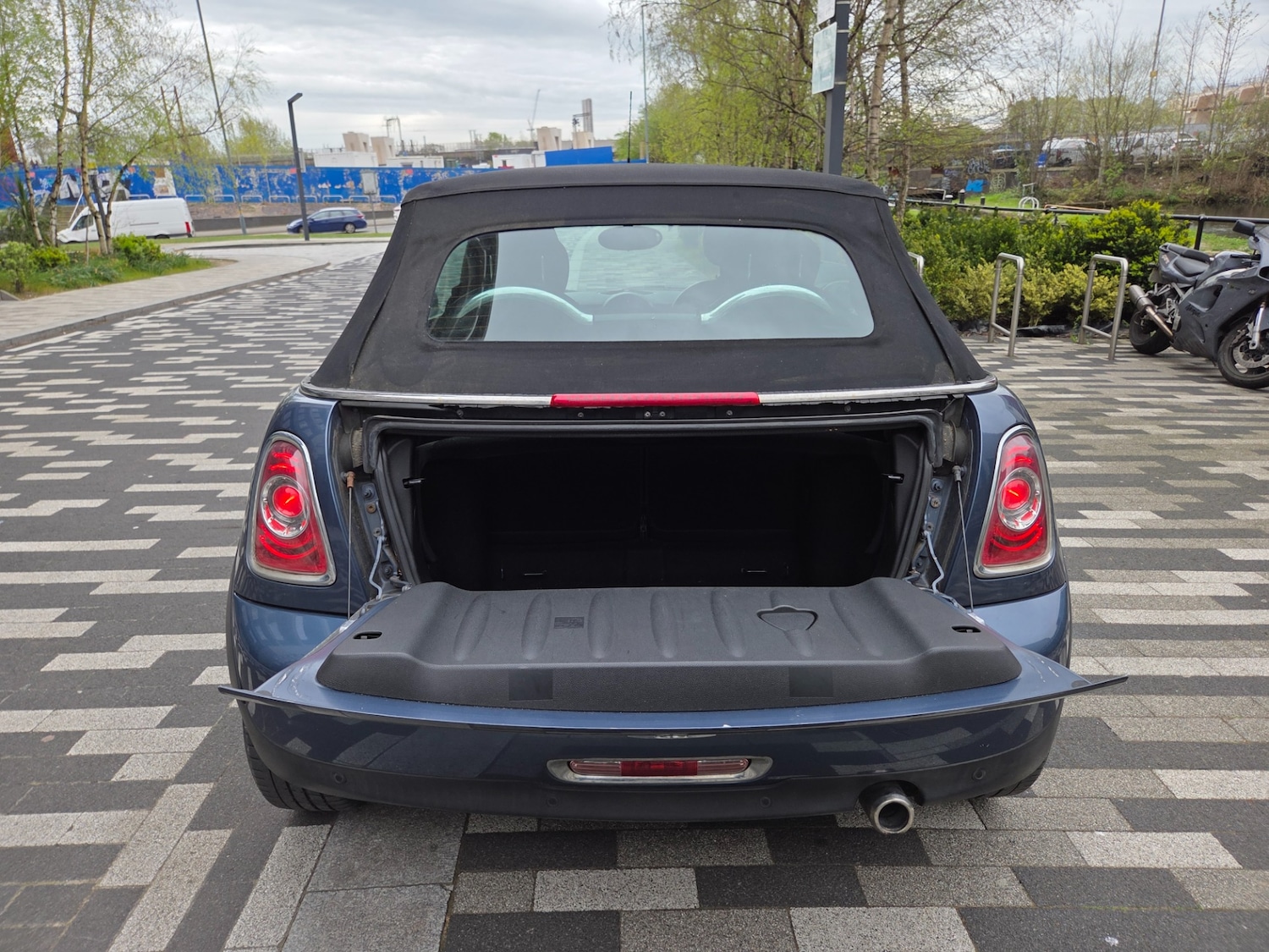 Used MINI Convertible 2011 for sale - 78183530: Photo 6