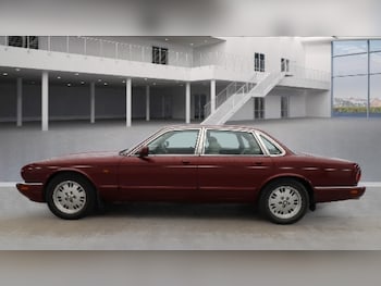 Jaguar XJ feature image