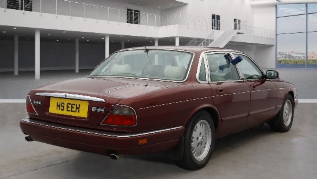 Used Jaguar XJ 1996 for sale - 77313851: Photo 3