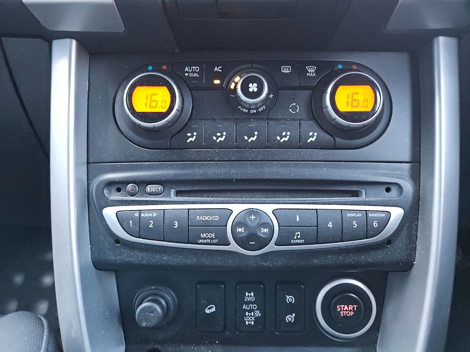 Renault Koleos 2009 (09) - 2.0 dCi Dynamique S 5dr - Image 12