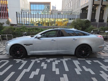 2013 - 3.0d V6 Portfolio 4dr Auto [8]
