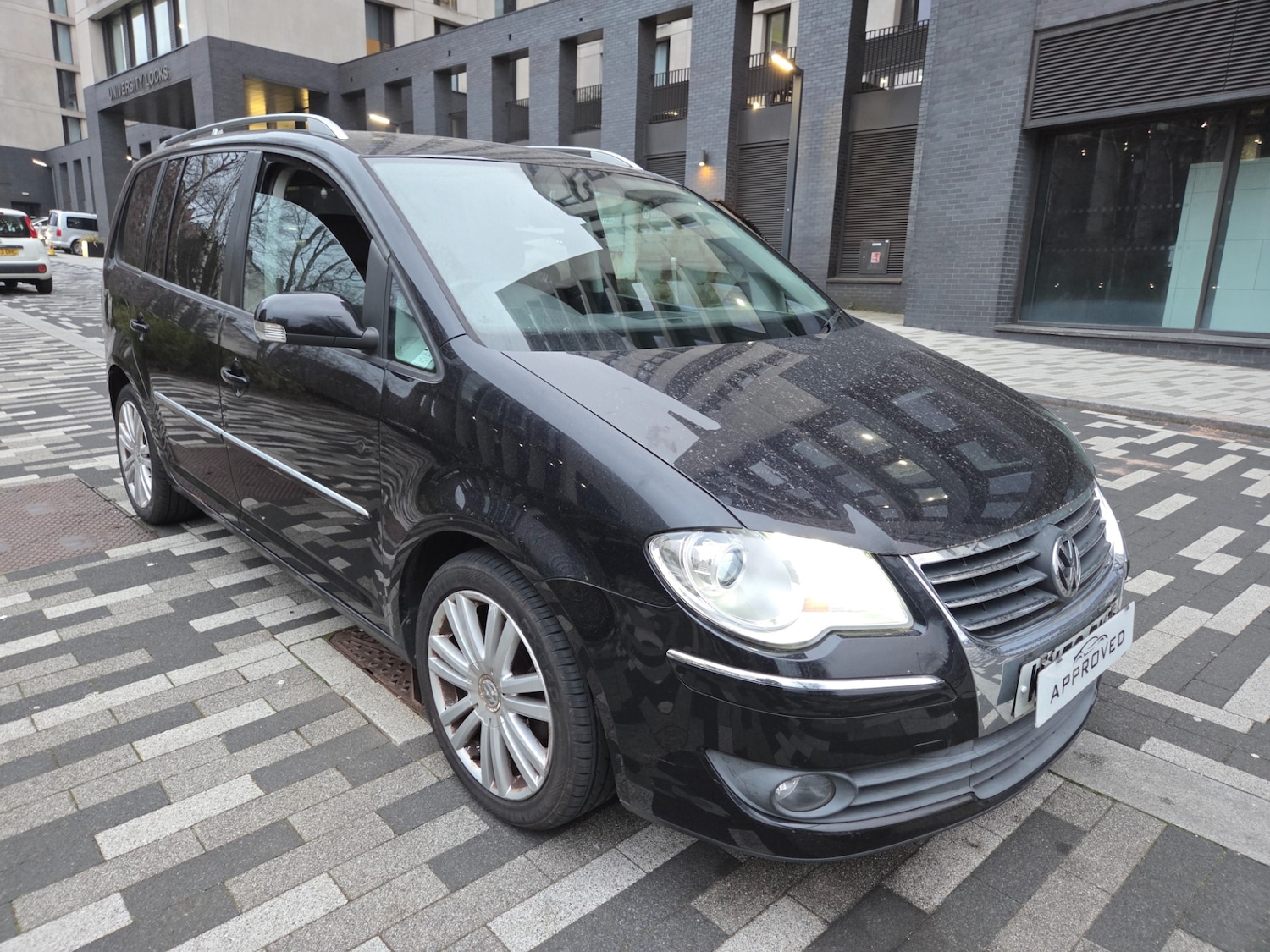 Used Volkswagen Touran 2008 for sale - 77806942: Photo 2