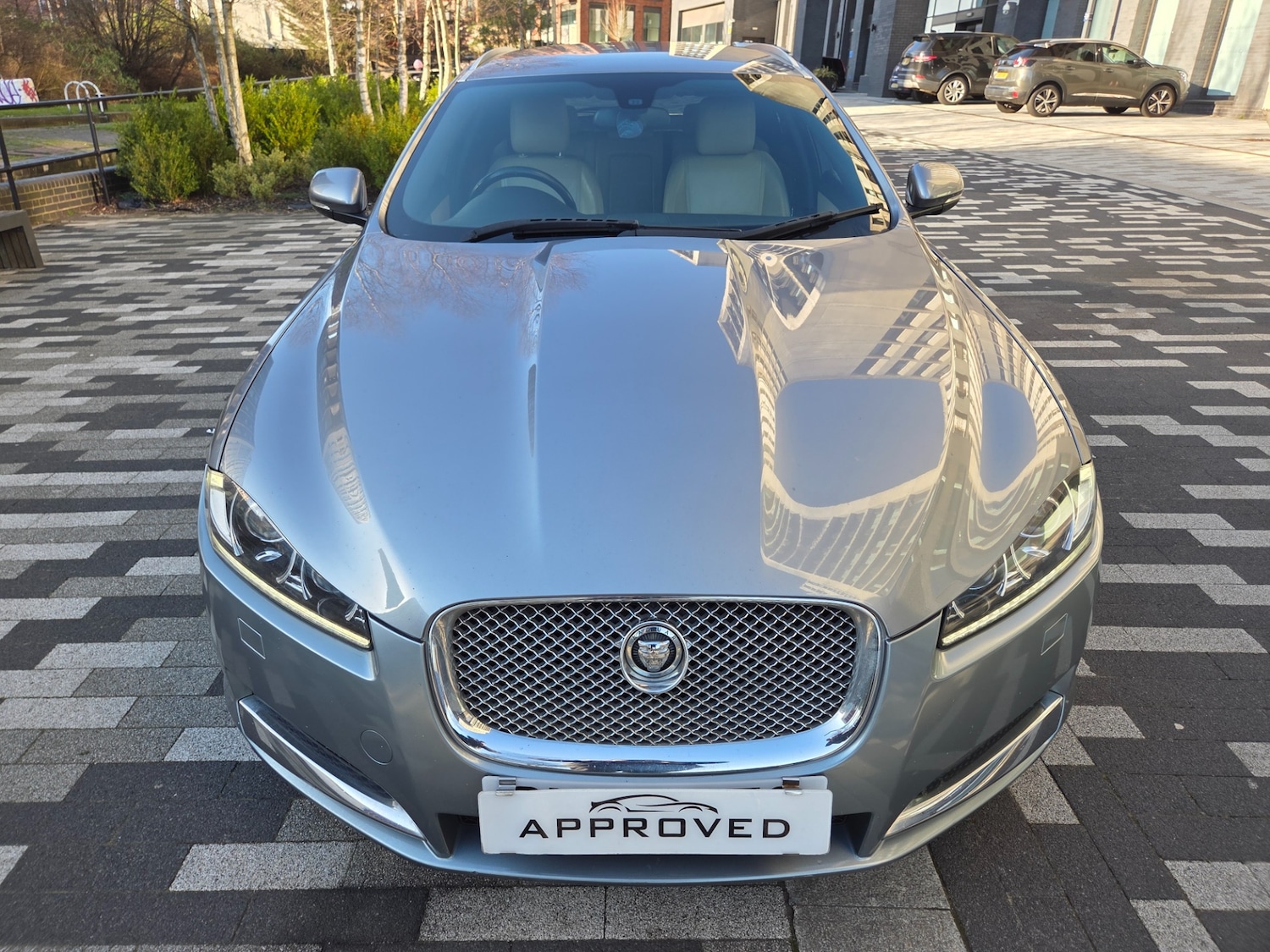 Used Jaguar XF 2013 for sale - 77938516: Photo 3