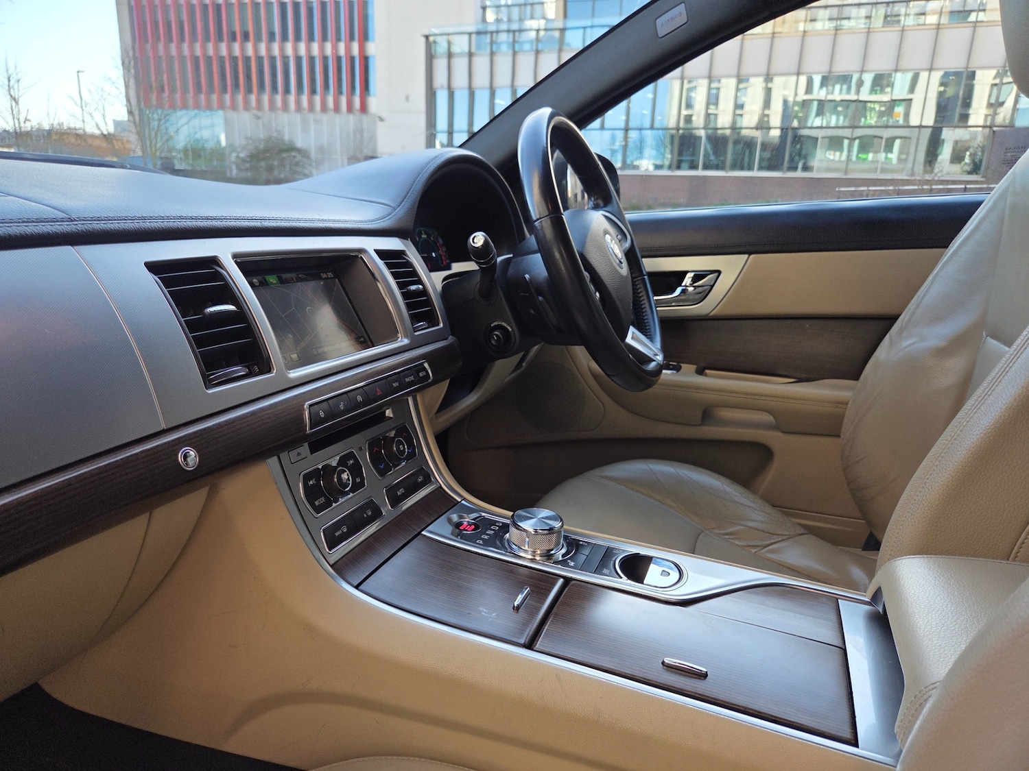 Used Jaguar XF 2013 for sale - 77938516: Photo 9