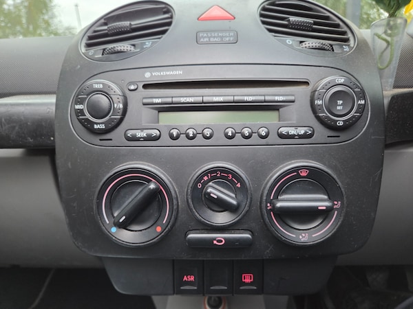 Used Volkswagen Beetle 2005 for sale - 76292307: Photo 19