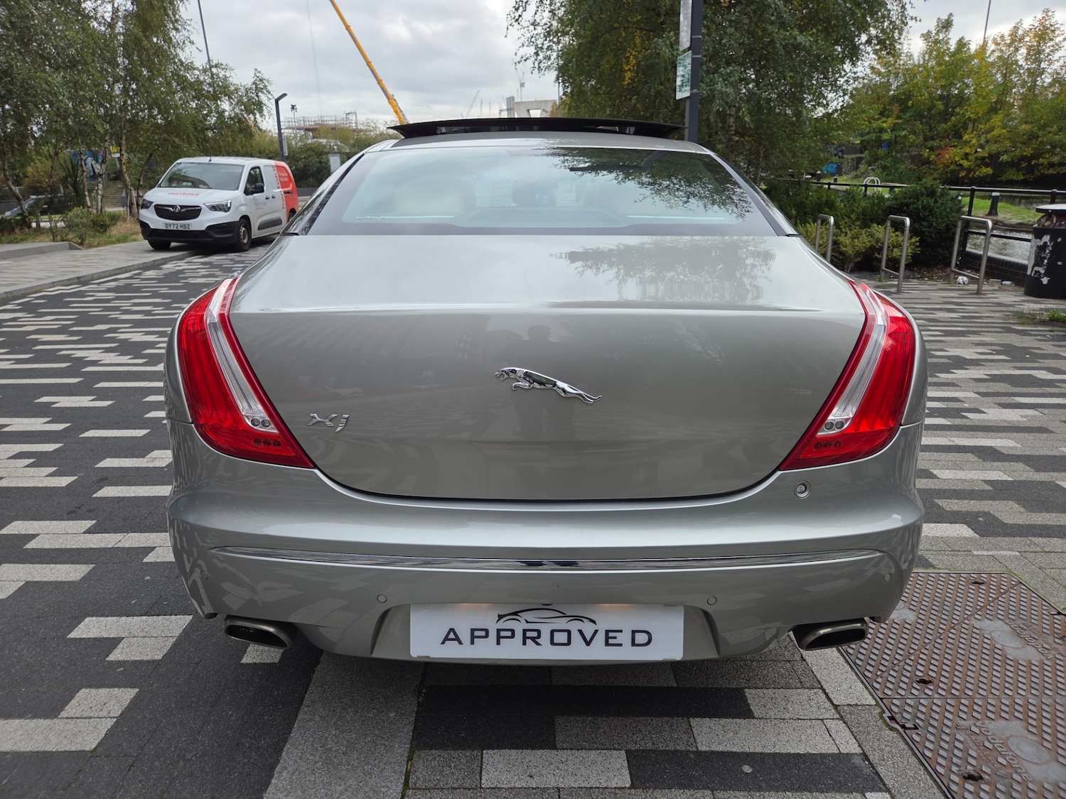 Used Jaguar XJ 2010 for sale - 76211960: Photo 5