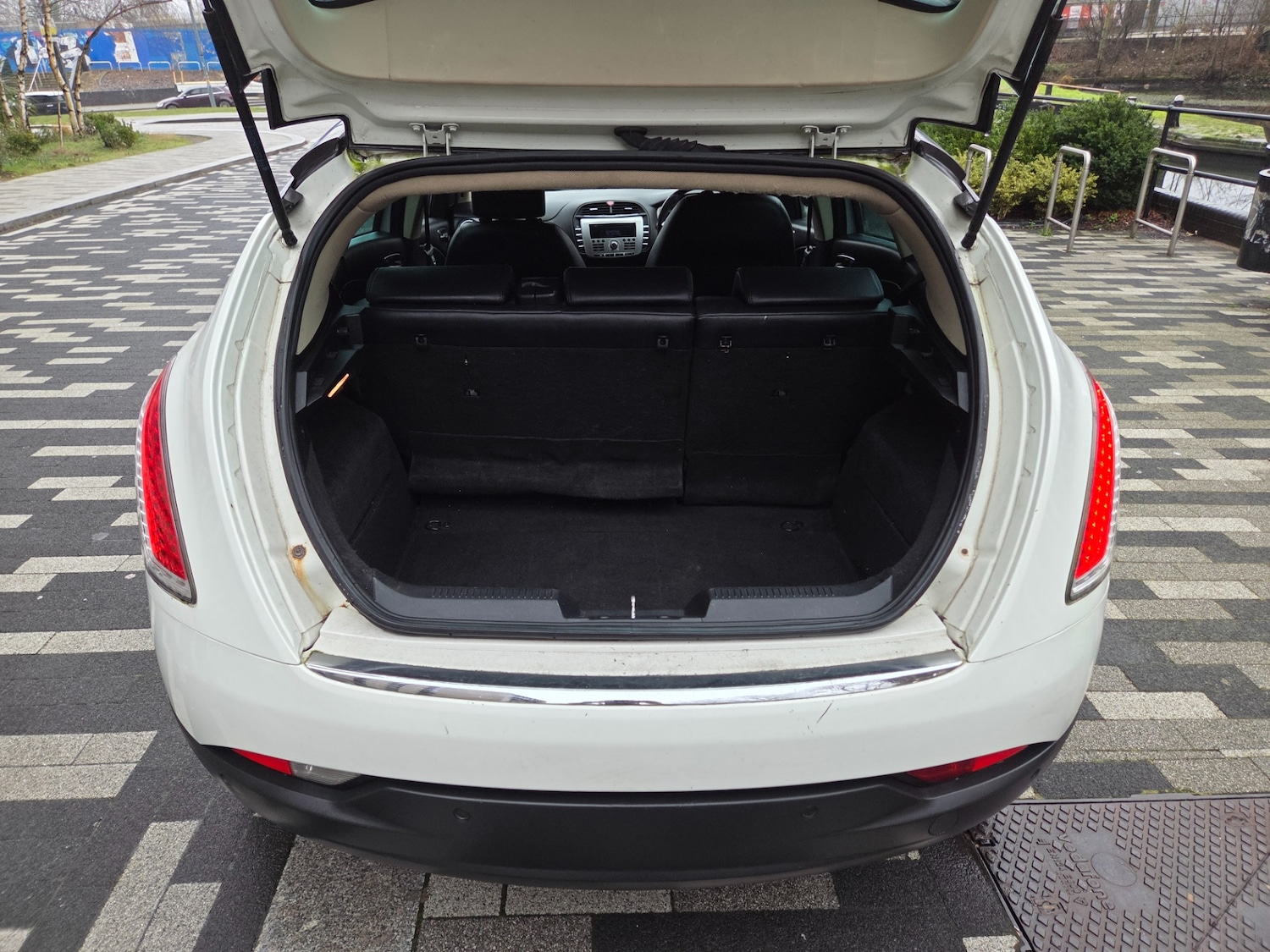 Used Chrysler Delta 2012 for sale - 77247706: Photo 6