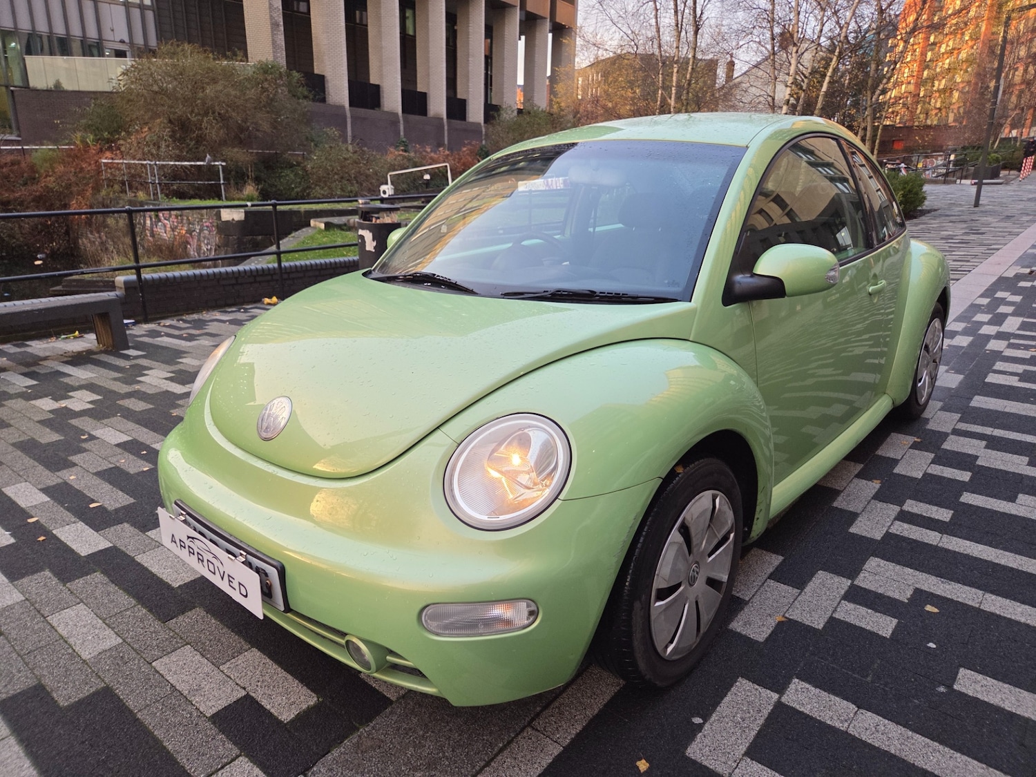 Used Volkswagen Beetle 2003 for sale - 76799646: Photo 2