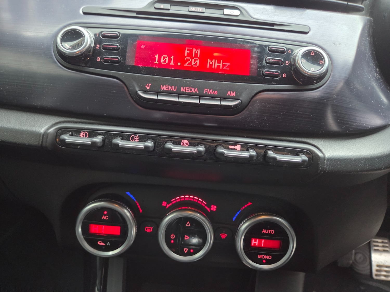 Used Alfa Romeo Giulietta 2012 for sale - 77370416: Photo 14