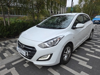Used Hyundai i30 2015 for sale - 76271031: Photo 2