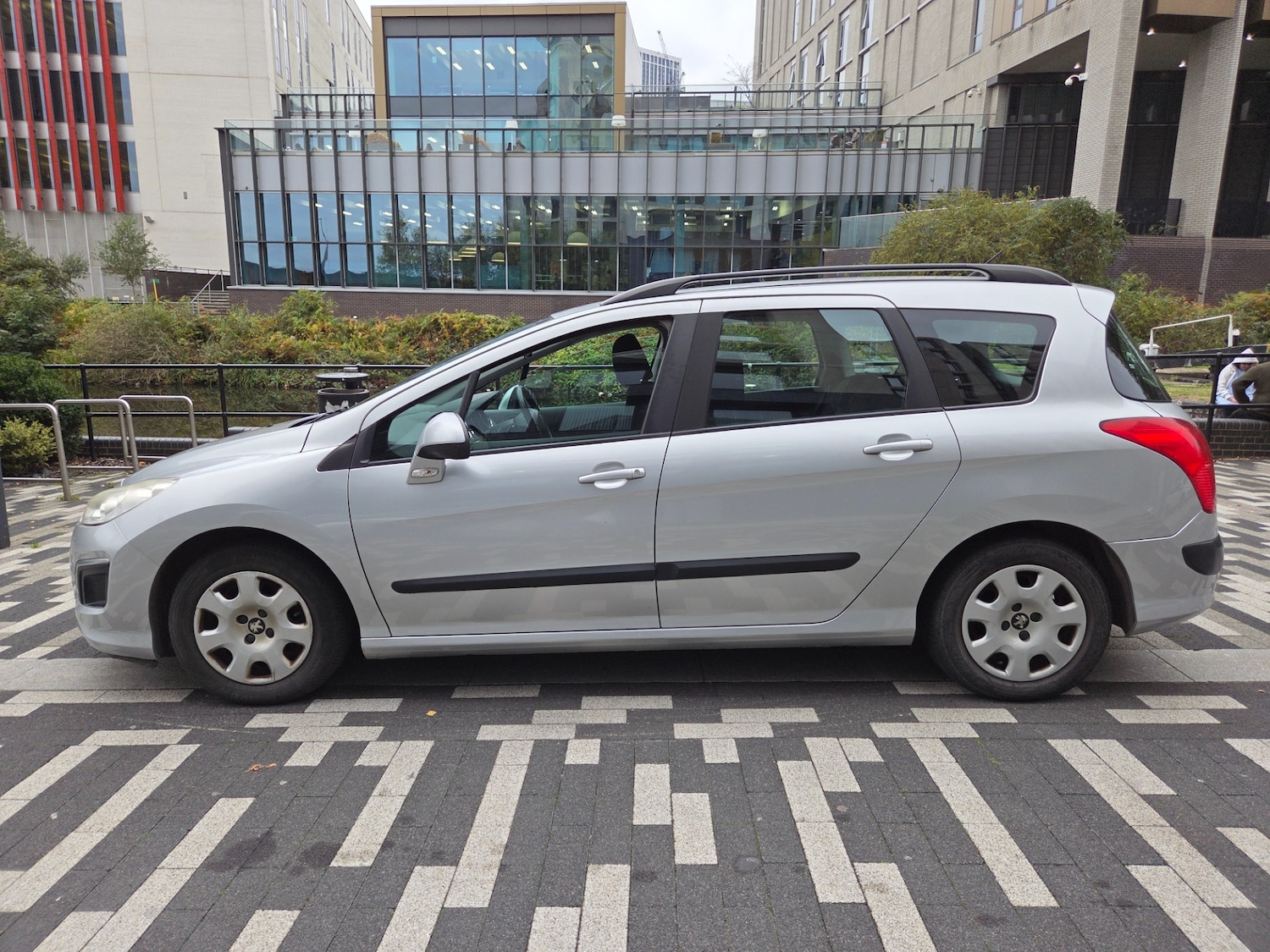 Used Peugeot 308 2011 for sale - 76292658: Photo 1