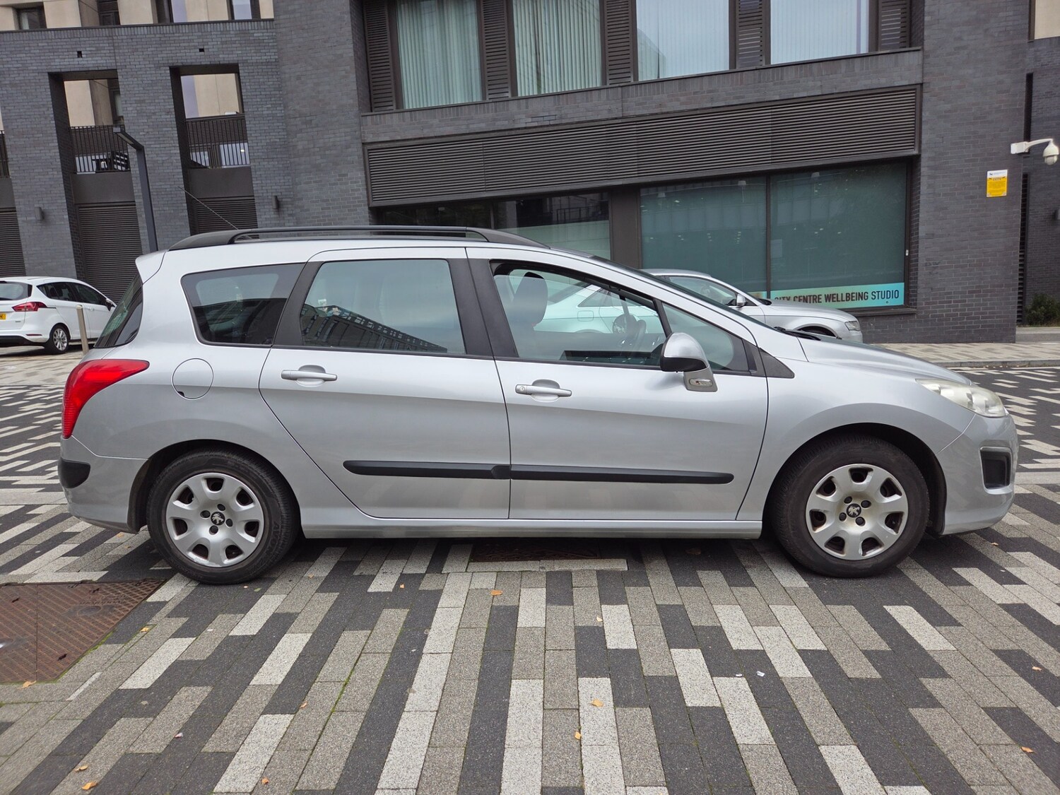Used Peugeot 308 2011 for sale - 76292658: Photo 17