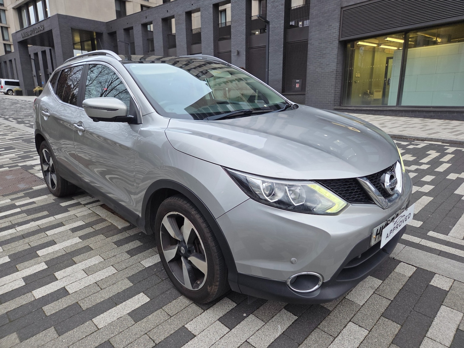 Used Nissan Qashqai 2015 for sale - 77265340: Photo 2