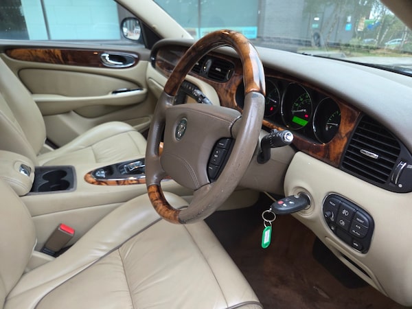 Used Jaguar XJ 2006 for sale - 76163850: Photo 10