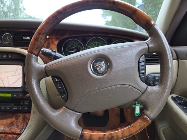 Used Jaguar XJ 2006 for sale - 76163850: Photo 12