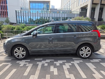 Used Peugeot 5008 2010 for sale - 79200703: Photo