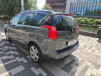 Used Peugeot 5008 2010 for sale - 79200703: Photo