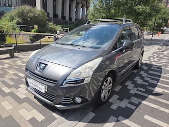 Used Peugeot 5008 2010 for sale - 79200703: Photo
