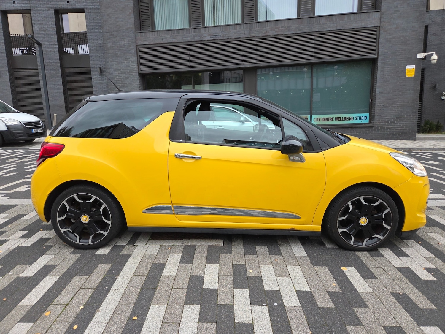 Used Citroen DS3 2012 for sale - 76336047: Photo 16