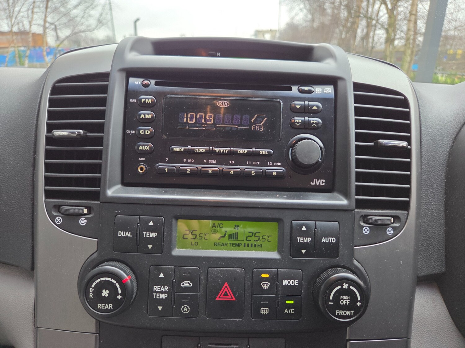 Used Kia Sedona 2007 for sale - 77409670: Photo 15