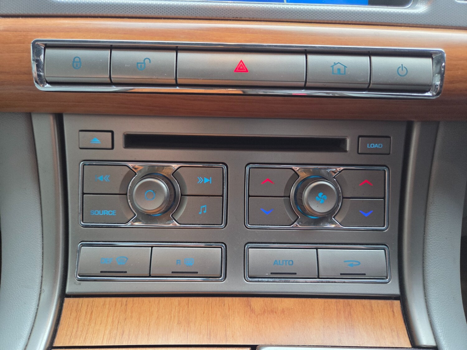 Used Jaguar XF 2011 for sale - 77906989: Photo 16