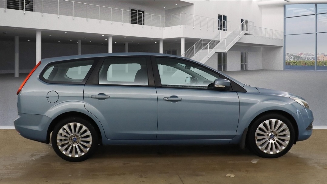 Used Ford Focus 2009 for sale - 76964306: Photo 4