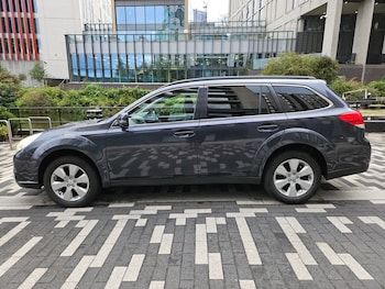 Used Subaru Outback 2010 for sale - 75718571: Photo