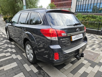 Used Subaru Outback 2010 for sale - 75718571: Photo