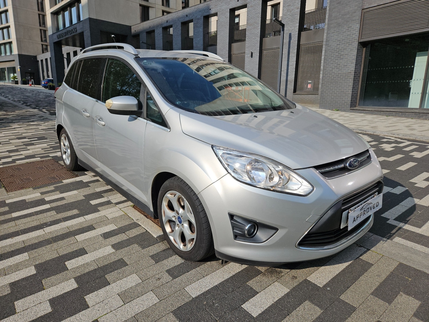 Used Ford Grand C-Max 2011 for sale - 76070588: Photo 2